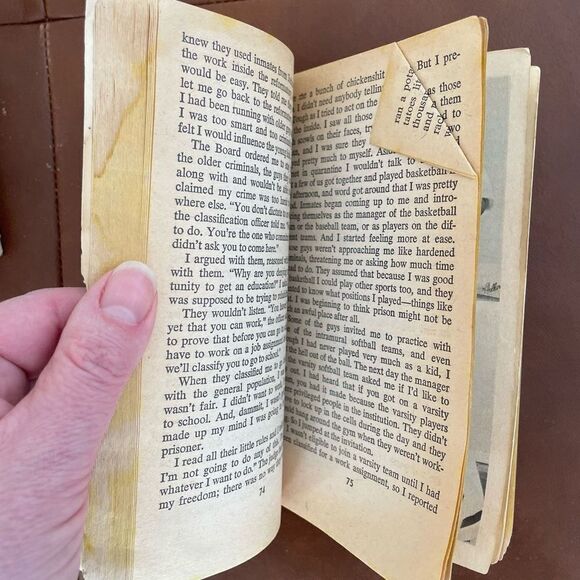 4 Vintage 70s Sports Pop Culture Books Soft Cover - Picture 10 of 11